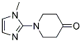 1-(1-METHYL-1H-IMIDAZOL-2-YL)-PIPERIDIN-4-ONE Struktur