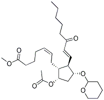 (Z)-7-[(1R,2R,3R,5S)-5-ACETOXY-2-((E)-3-OXO-OCT-1-ENYL)-3-(TETRAHYDRO-PYRAN-2-YLOXY)-CYCLOPENTYL]-HEPT-5-ENOIC ACID METHYL ESTER Struktur