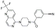 3-((4-[2-(TRIFLUOROMETHYL)-1,6-NAPHTHYRIDIN-5-YL]PIPERAZIN-1-YL)CARBONYL)BENZONITRILE Struktur