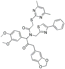 N-(3-(BENZO[D][1,3]DIOXOL-5-YL)-1-(3,4-DIMETHOXYPHENYL)-2-OXOPROPYL)-2-(4,6-DIMETHYLPYRIMIDIN-2-YLTHIO)-N-((4-PHENYLTHIAZOL-2-YL)METHYL)ACETAMIDE Struktur